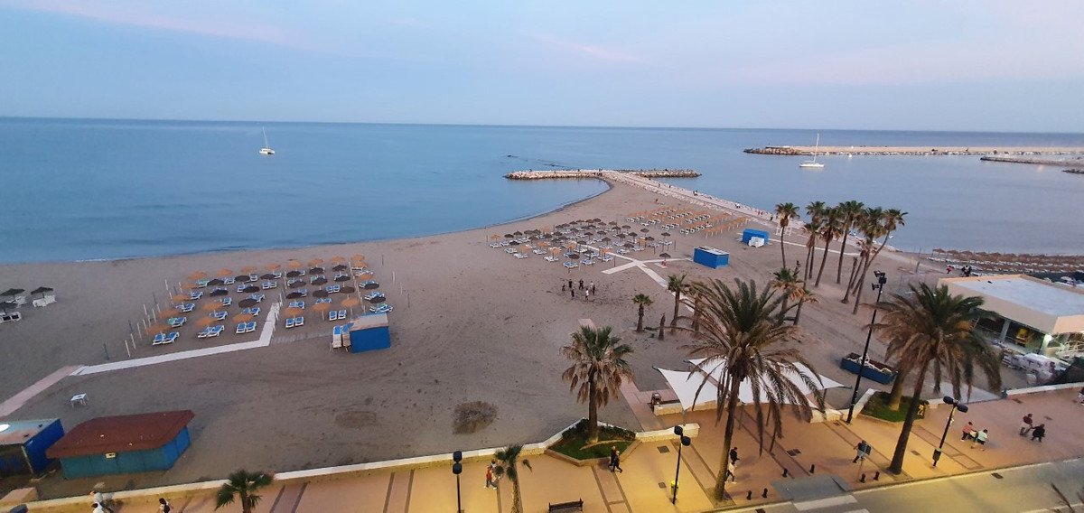 2 Bed Middle Floor Apartment in Fuengirola