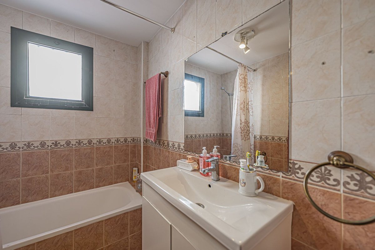 2 Bed Ground Floor Apartment in Marbella