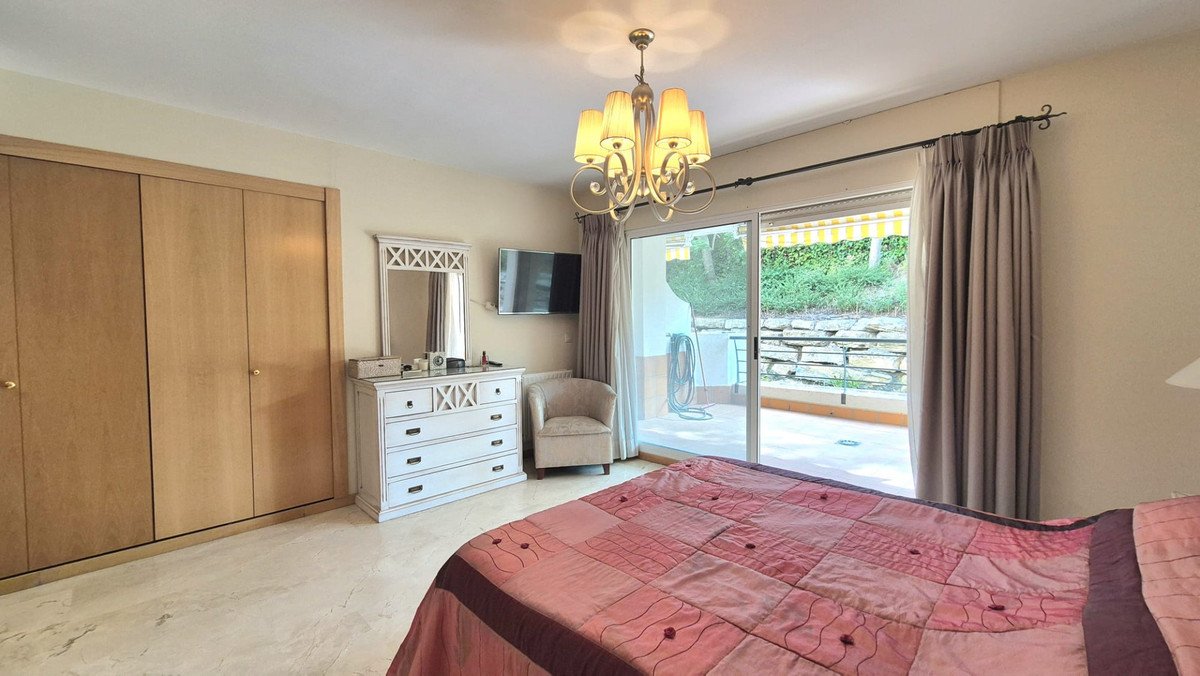 2 Bed Ground Floor Apartment in San Pedro de Alcántara