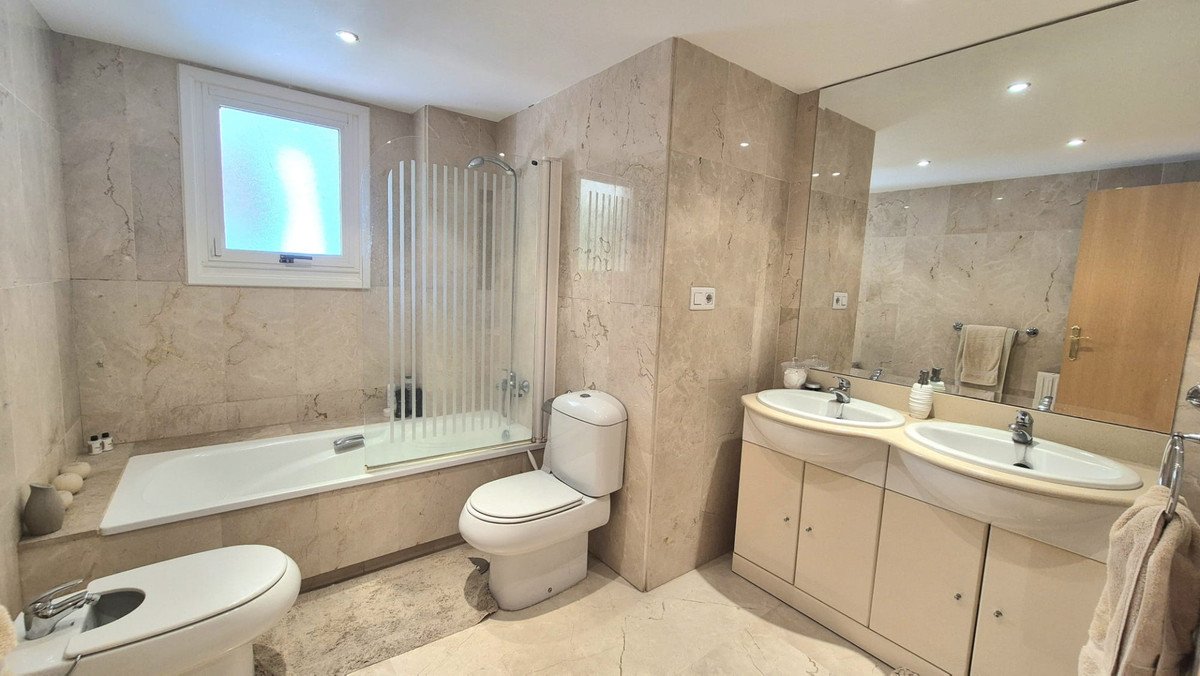 2 Bed Ground Floor Apartment in San Pedro de Alcántara