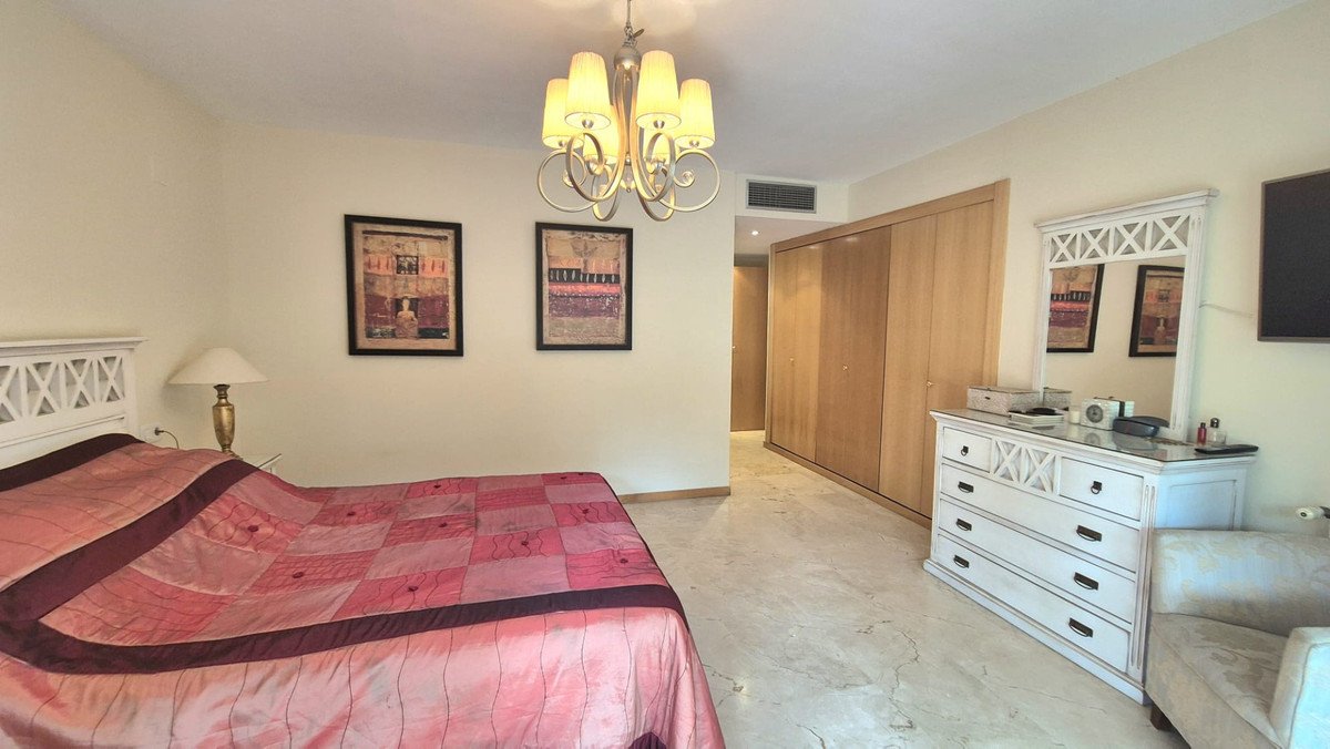 2 Bed Ground Floor Apartment in San Pedro de Alcántara