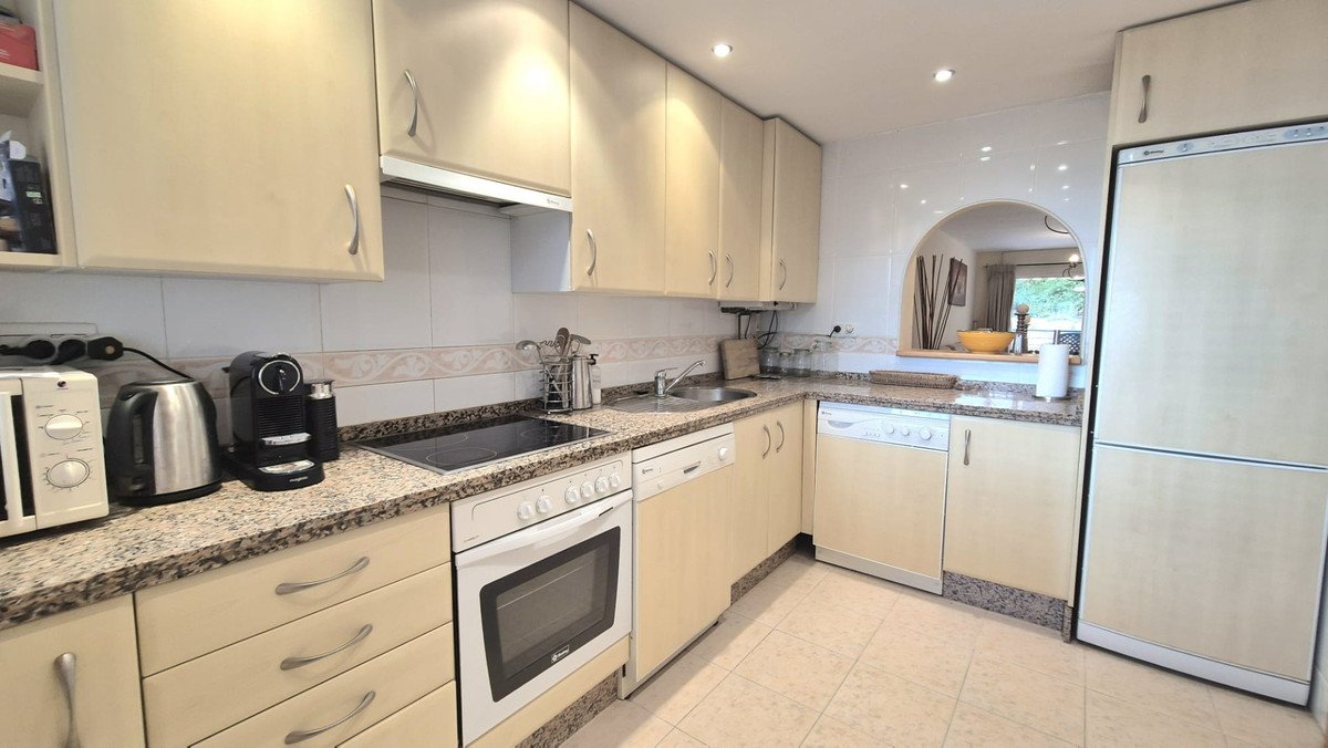 2 Bed Ground Floor Apartment in San Pedro de Alcántara
