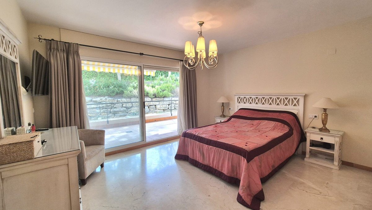 2 Bed Ground Floor Apartment in San Pedro de Alcántara