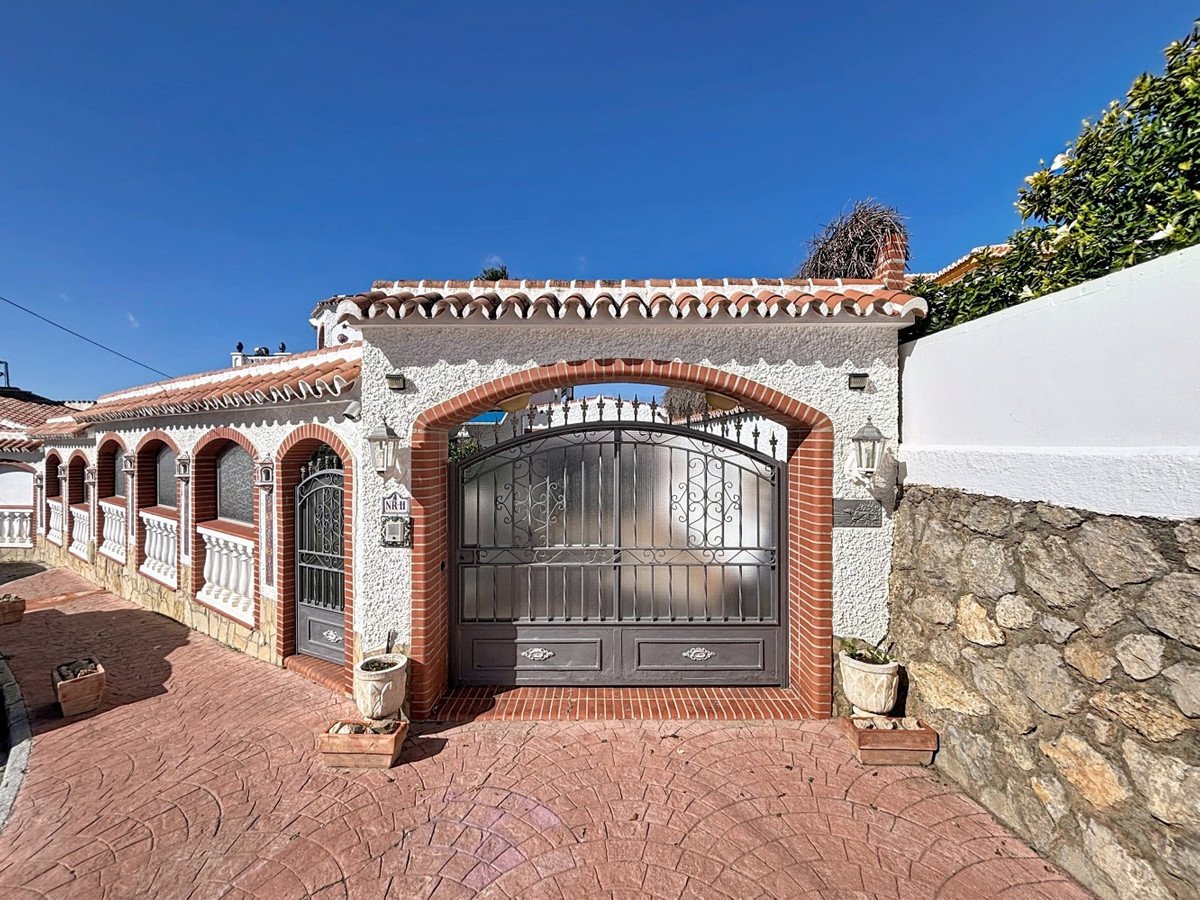 3 Bed Detached Villa in Mezquitilla