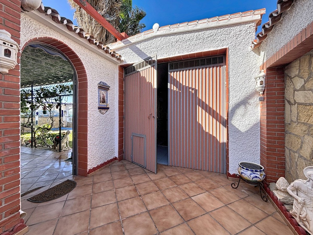 3 Bed Detached Villa in Mezquitilla