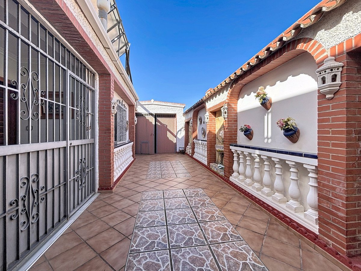 3 Bed Detached Villa in Mezquitilla