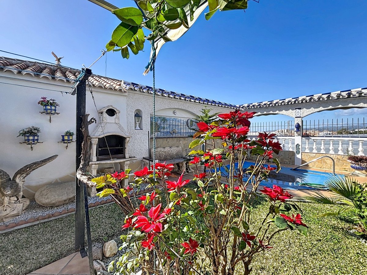3 Bed Detached Villa in Mezquitilla