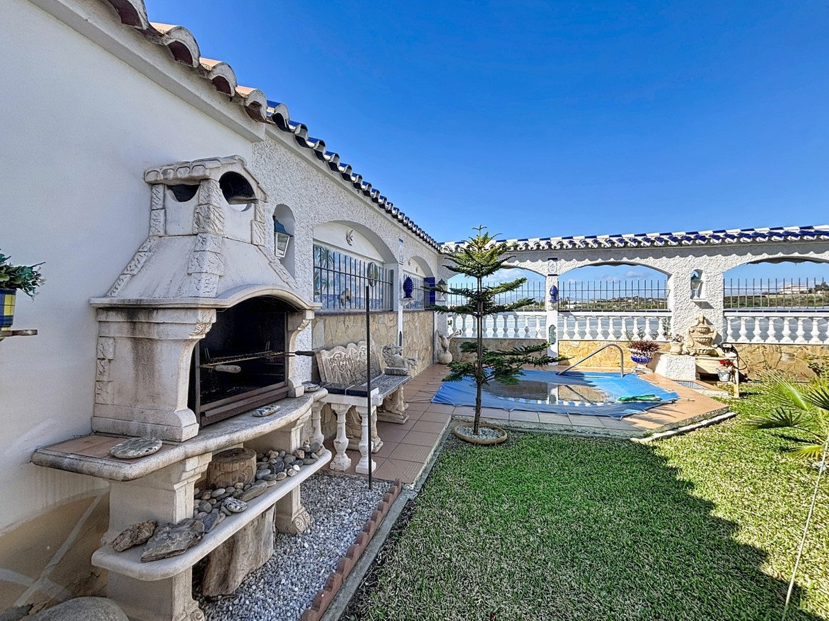 3 Bed Detached Villa in Mezquitilla