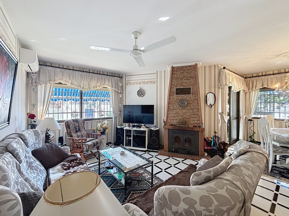 3 Bed Detached Villa in Mezquitilla