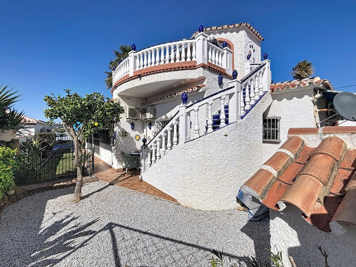 3 Bed Detached Villa in Mezquitilla