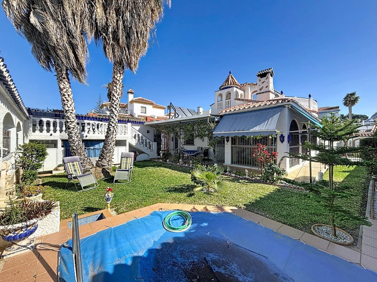 3 Bed Detached Villa in Mezquitilla