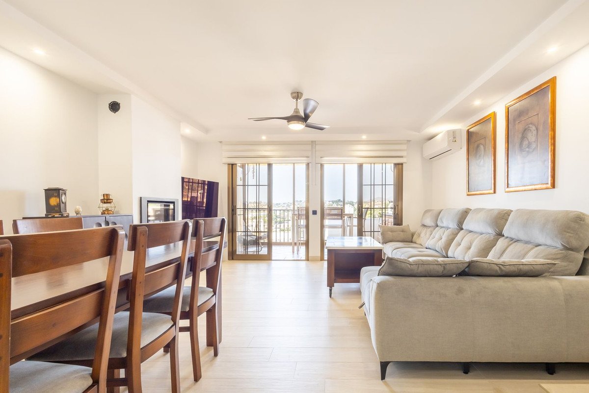 3 Bed Middle Floor Apartment in Fuengirola