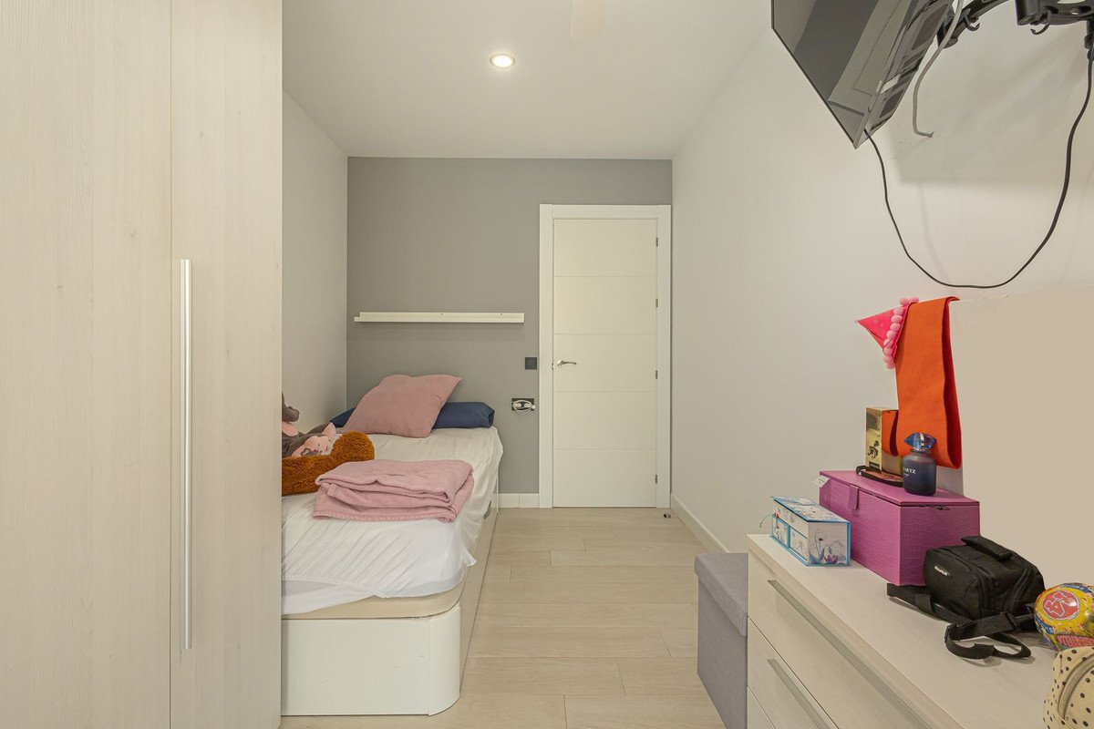 3 Bed Middle Floor Apartment in Fuengirola
