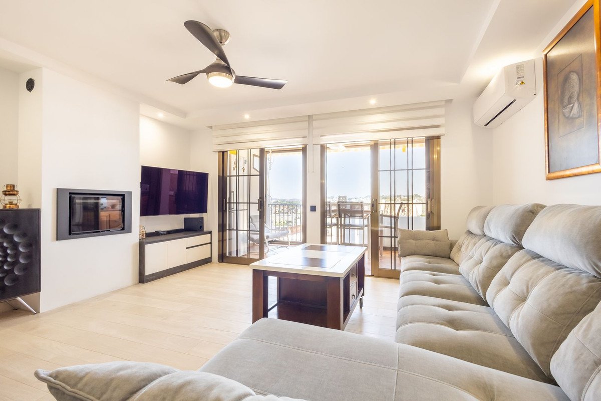 3 Bed Middle Floor Apartment in Fuengirola