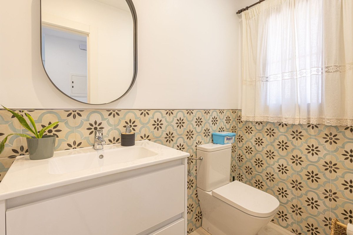 3 Bed Middle Floor Apartment in Fuengirola