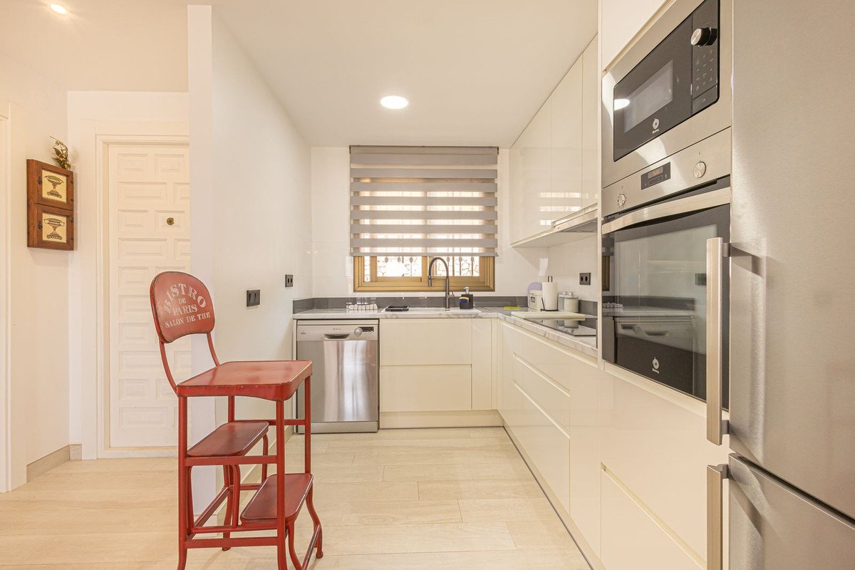3 Bed Middle Floor Apartment in Fuengirola