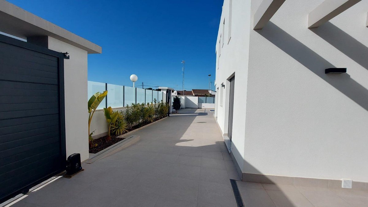 3 Bed Townhouse in Los Balcones