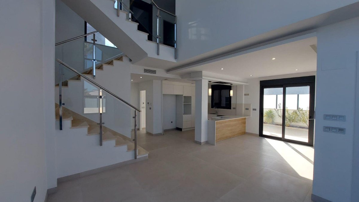 3 Bed Townhouse in Los Balcones
