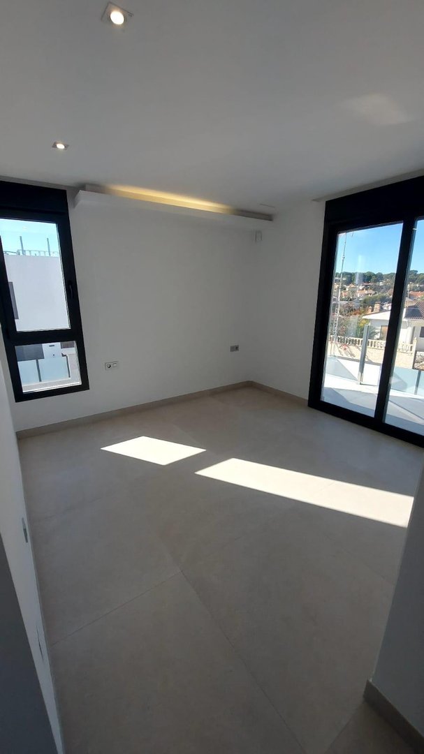 3 Bed Townhouse in Los Balcones