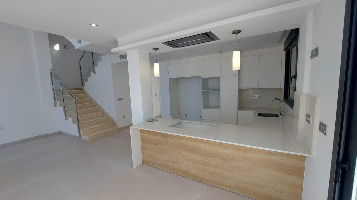 3 Bed Townhouse in Los Balcones