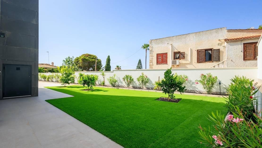 3 Bed Townhouse in Los Balcones