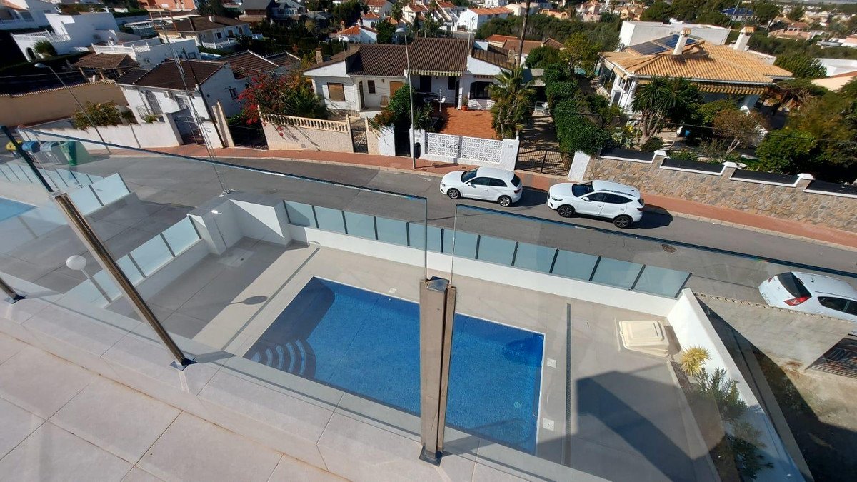 3 Bed Townhouse in Los Balcones