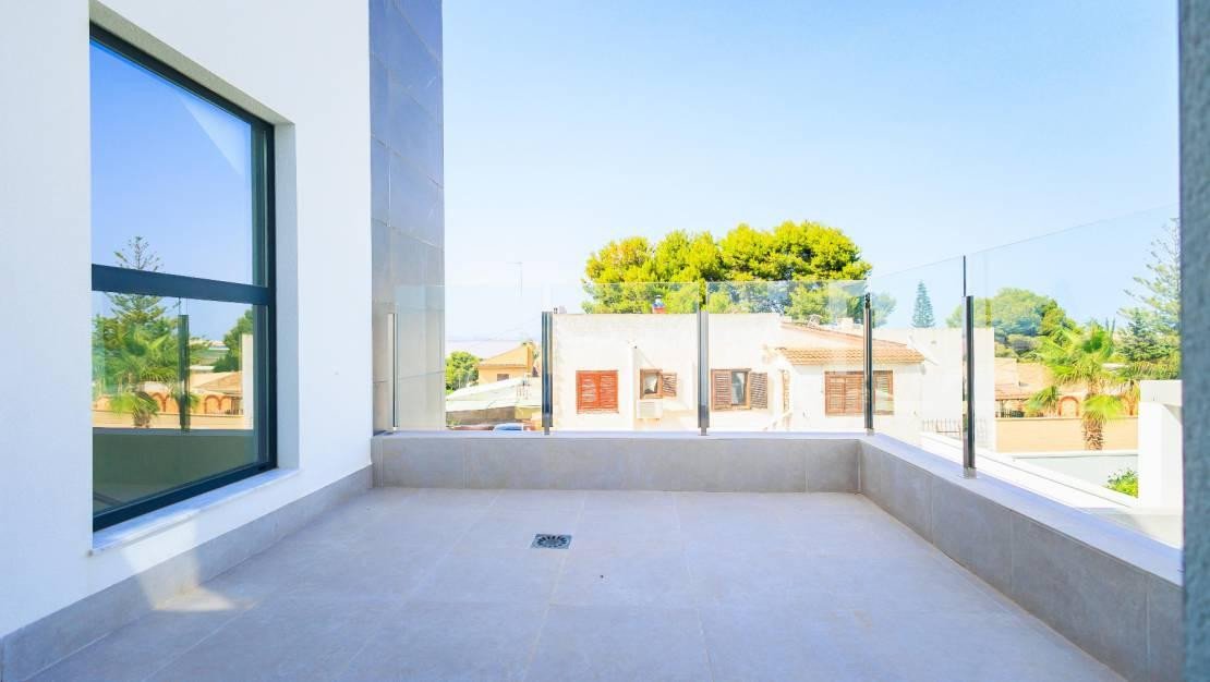 3 Bed Townhouse in Los Balcones