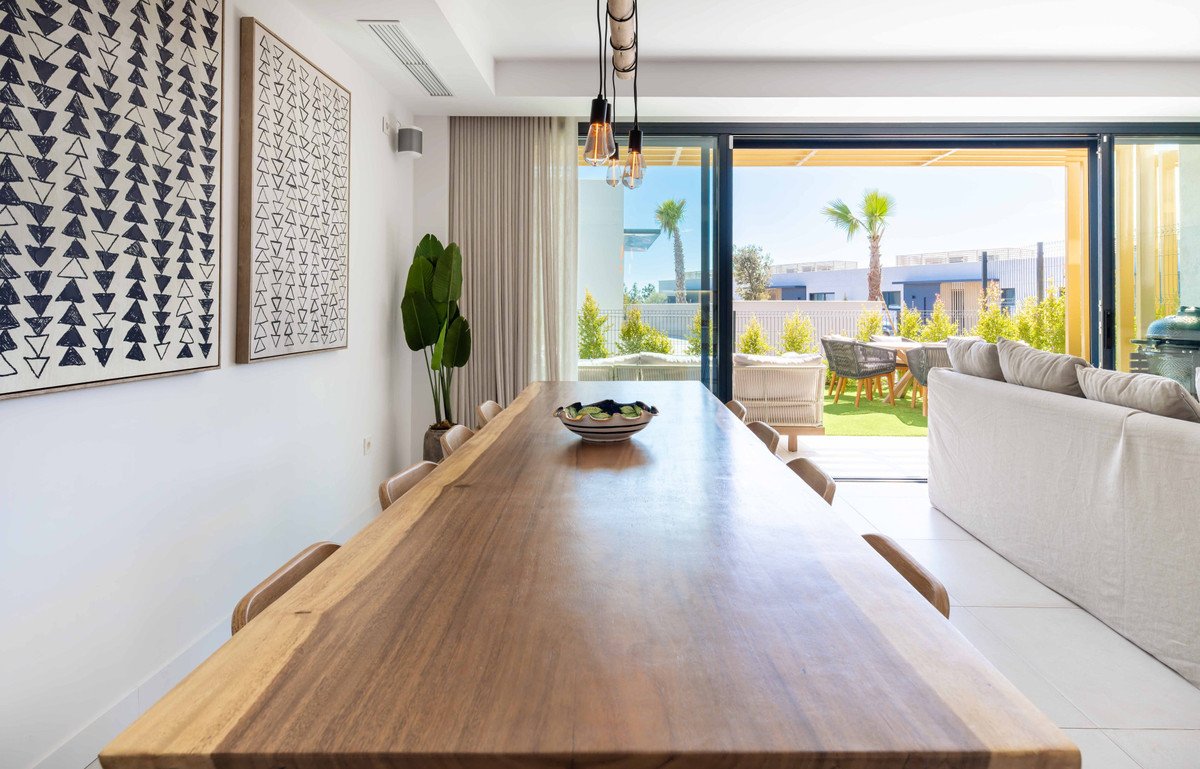 4 Bed Townhouse in El Chaparral