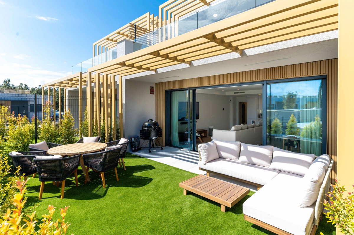 4 Bed Townhouse in El Chaparral