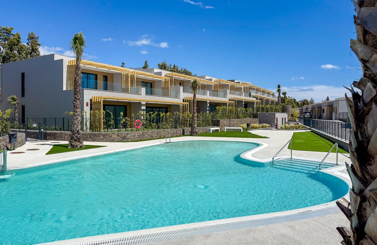 4 Bed Townhouse in El Chaparral