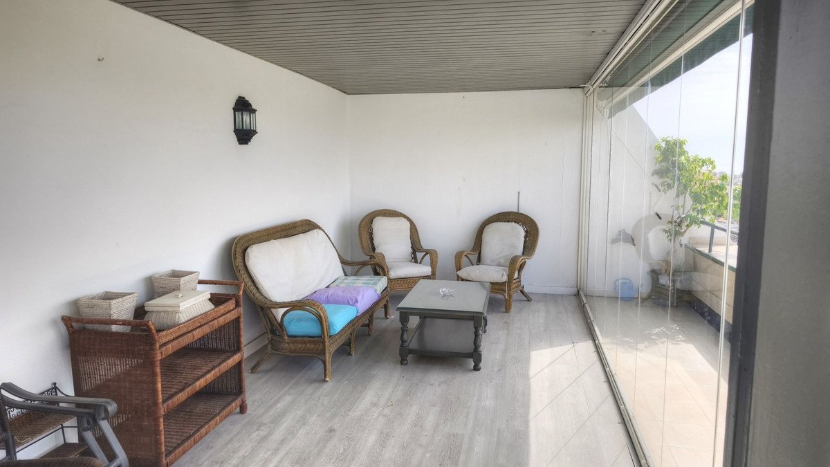 4 Bed Middle Floor Apartment in San Pedro de Alcántara