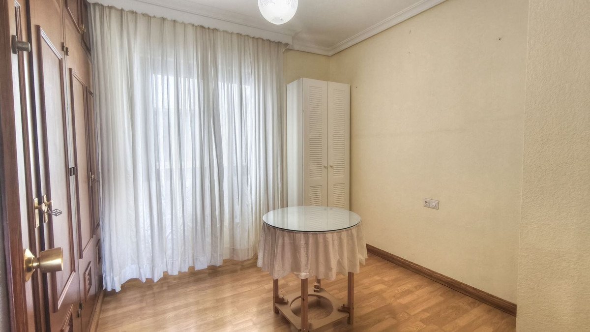 4 Bed Middle Floor Apartment in San Pedro de Alcántara