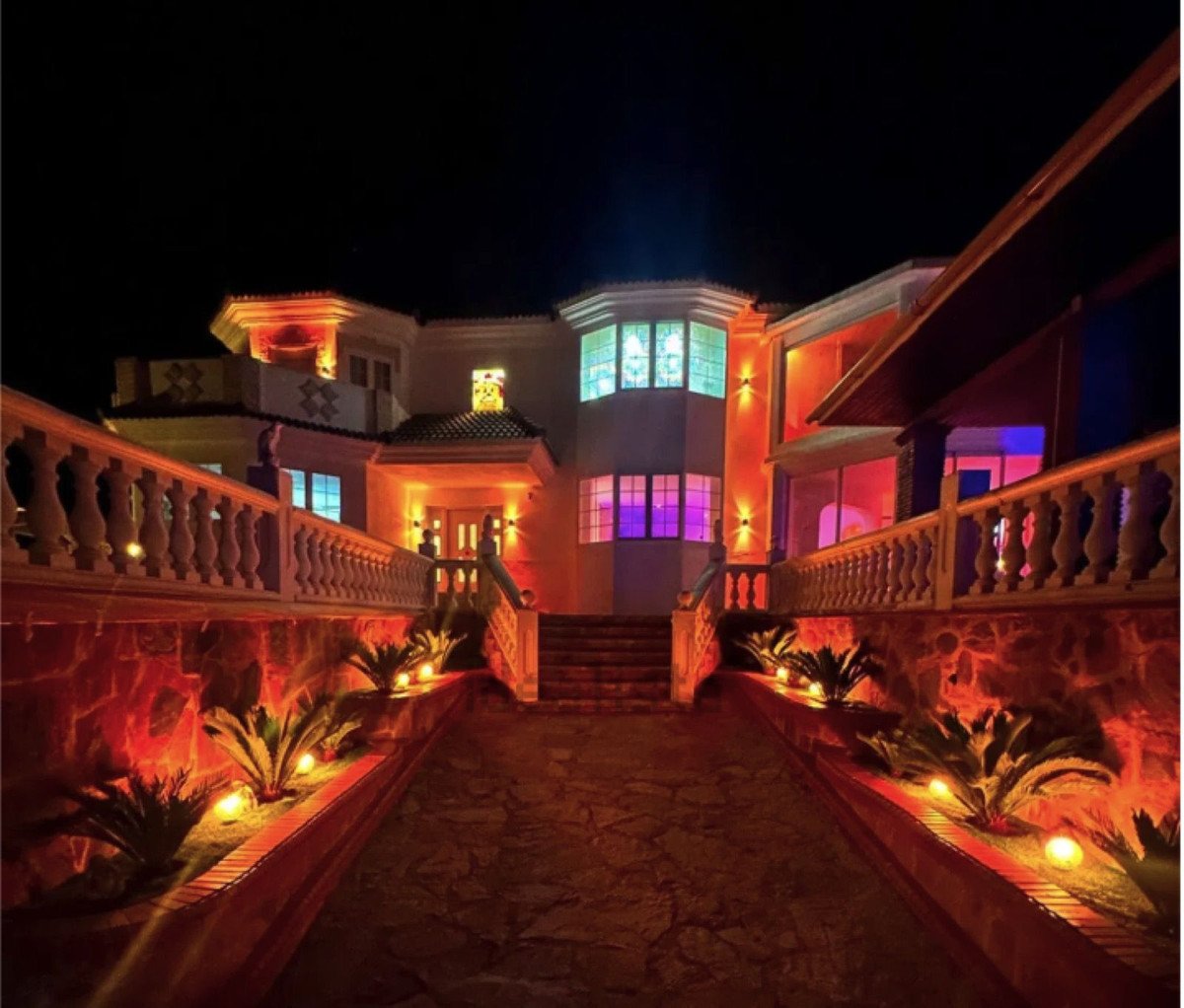 5 Bed Detached Villa in Estepona