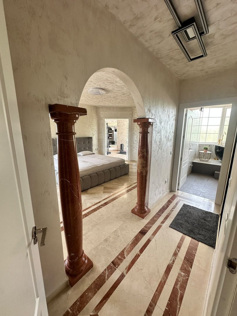 5 Bed Detached Villa in Estepona