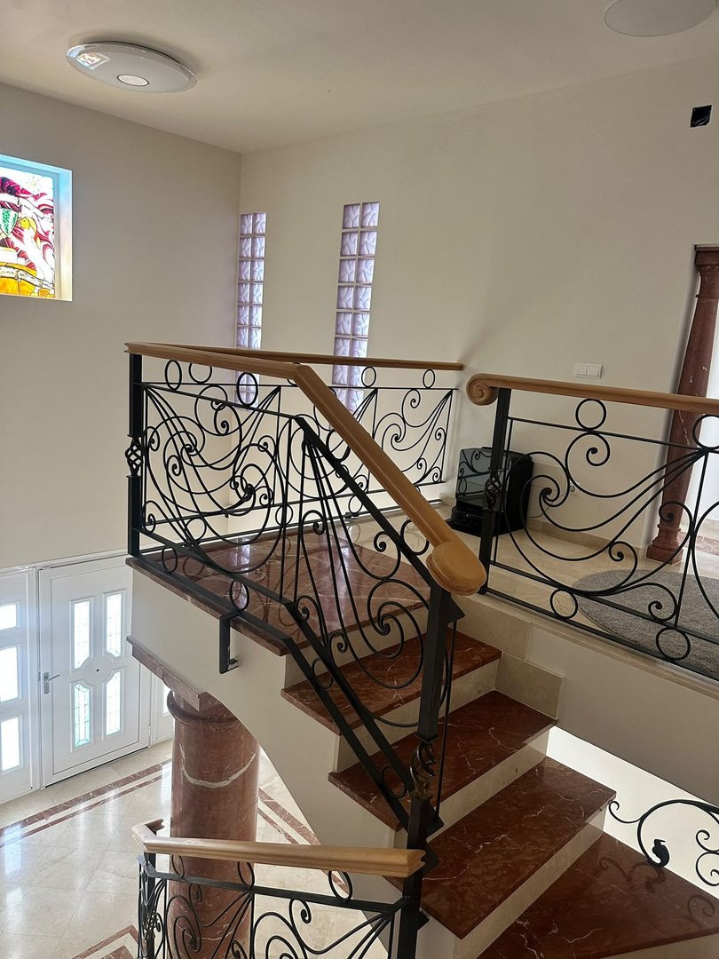 5 Bed Detached Villa in Estepona