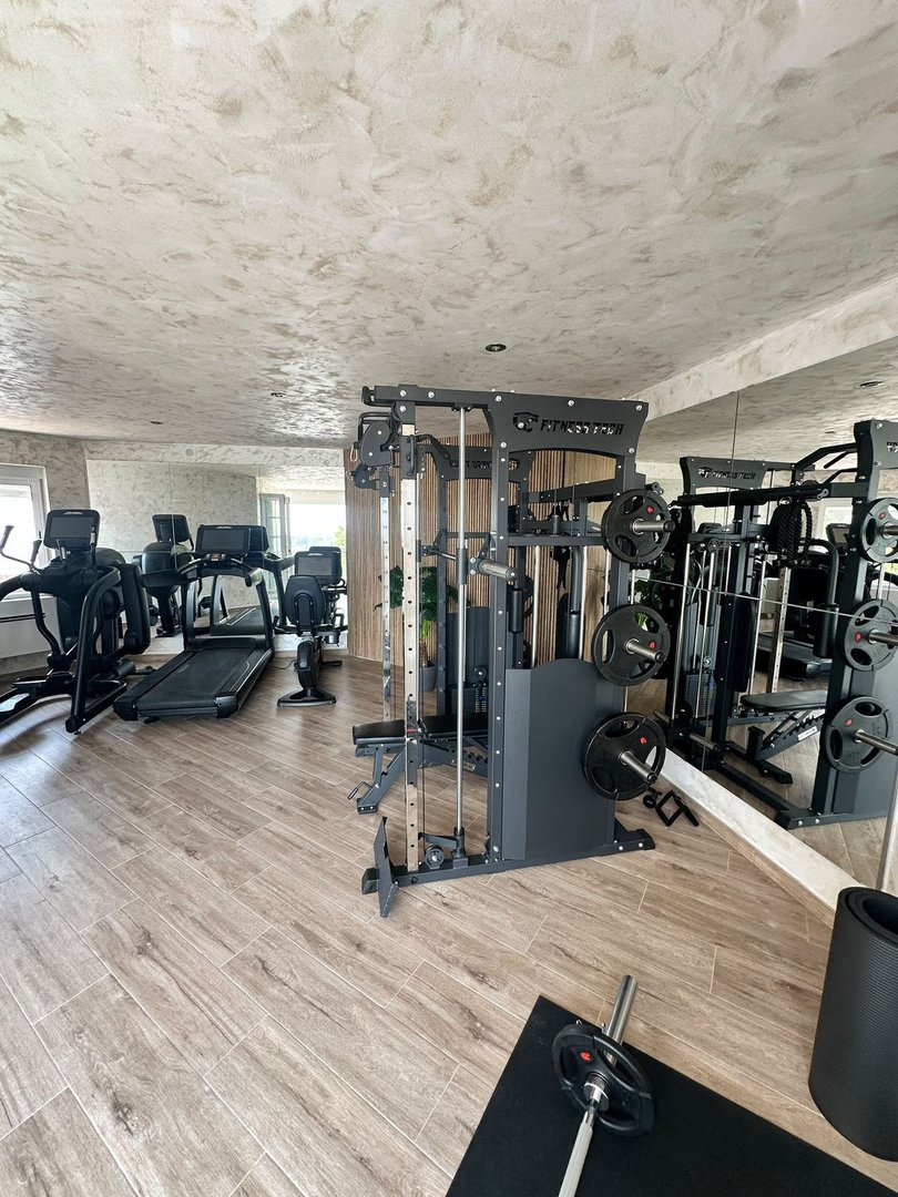 5 Bed Detached Villa in Estepona