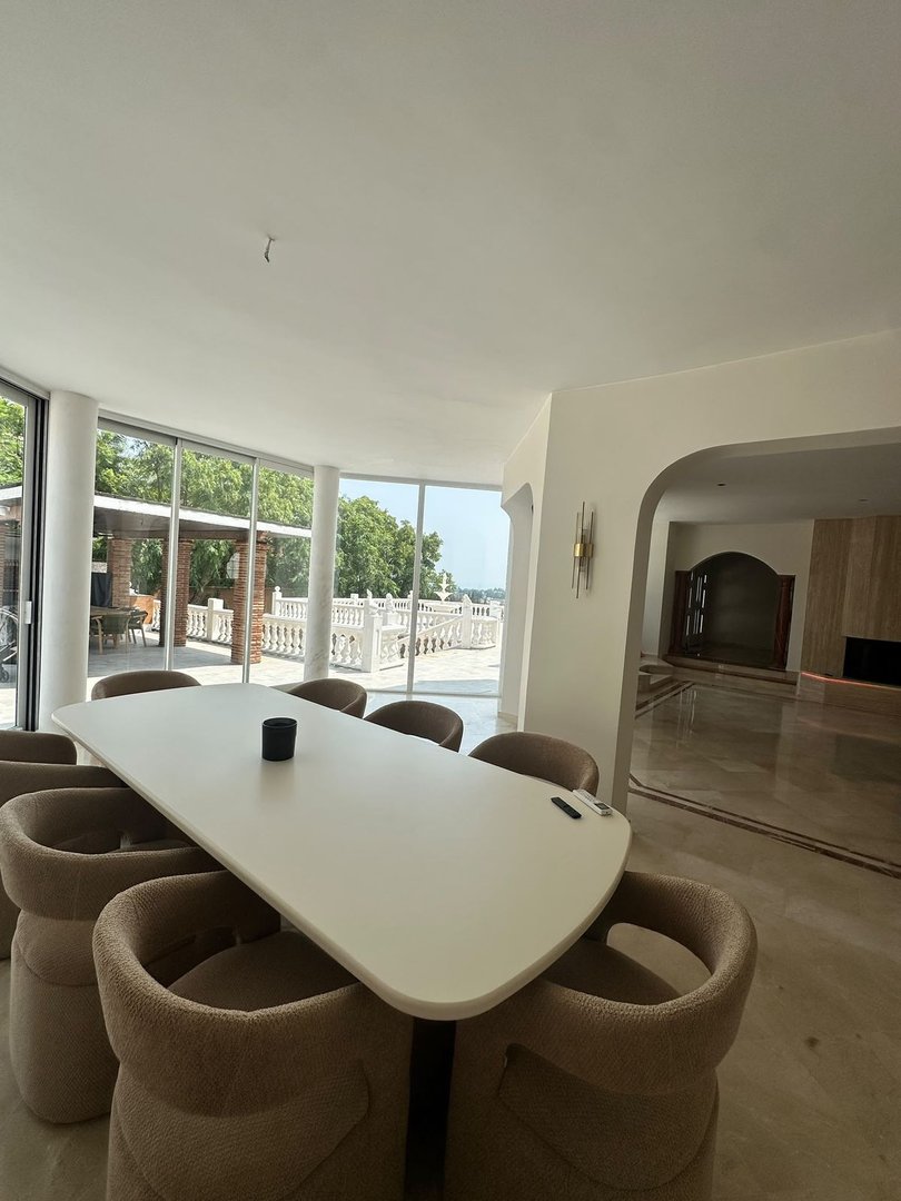 5 Bed Detached Villa in Estepona