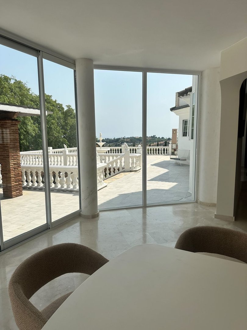 5 Bed Detached Villa in Estepona