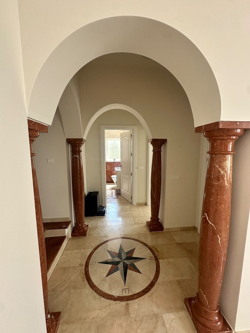 5 Bed Detached Villa in Estepona