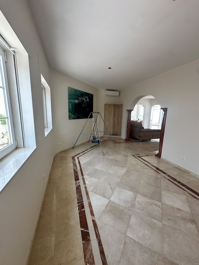 5 Bed Detached Villa in Estepona