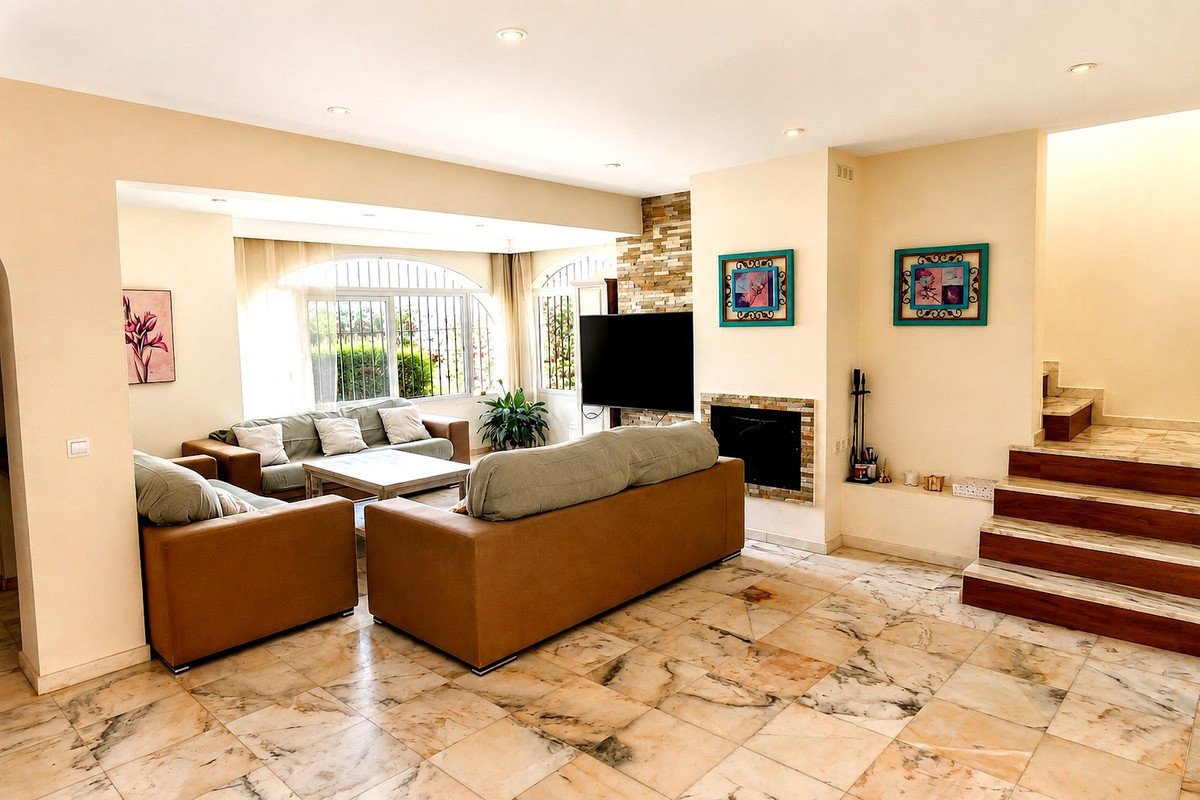5 Bed Detached Villa in Marbella