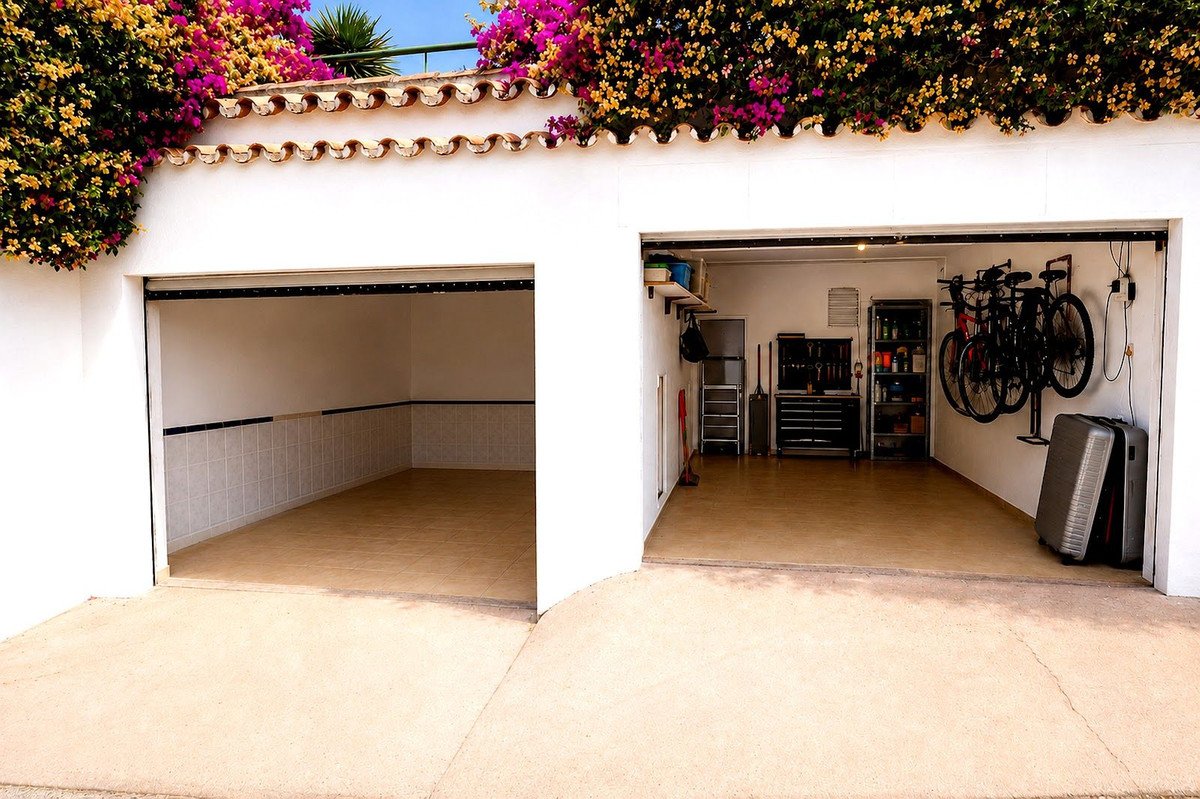 5 Bed Detached Villa in Marbella
