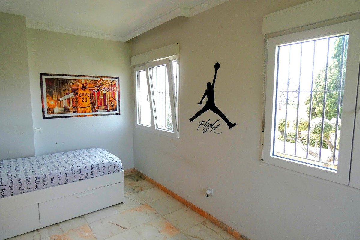 5 Bed Detached Villa in Marbella