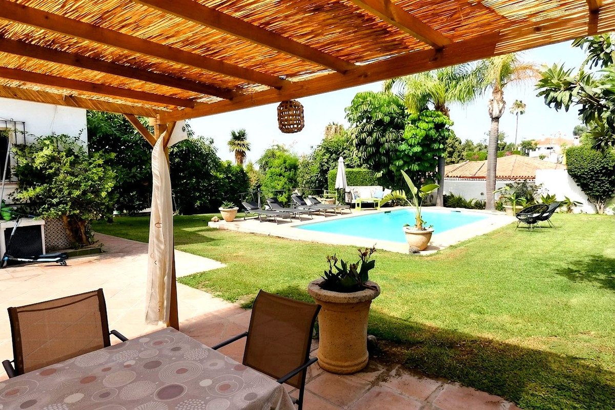 5 Bed Detached Villa in Marbella