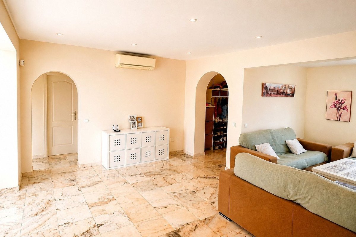 5 Bed Detached Villa in Marbella