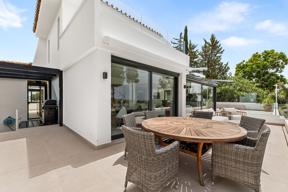 4 Bed Detached Villa in Nueva Andalucía