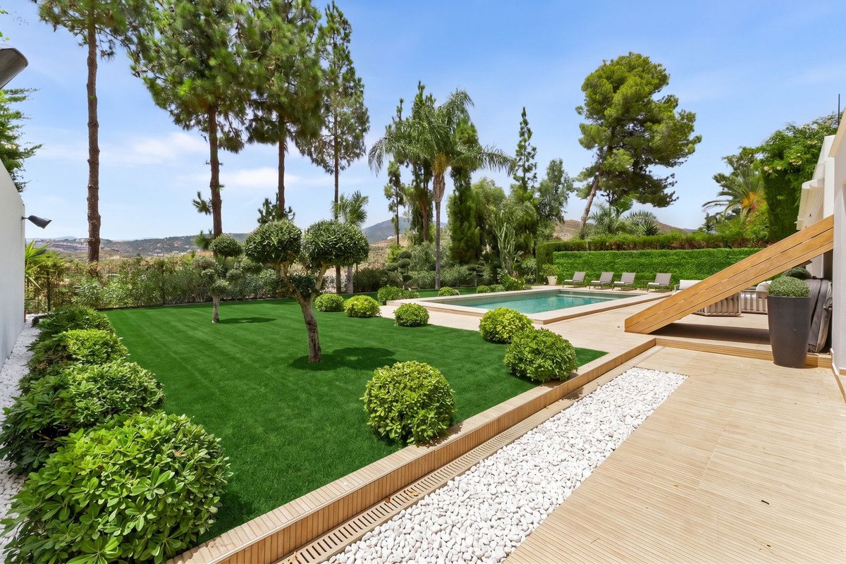 4 Bed Detached Villa in Nueva Andalucía