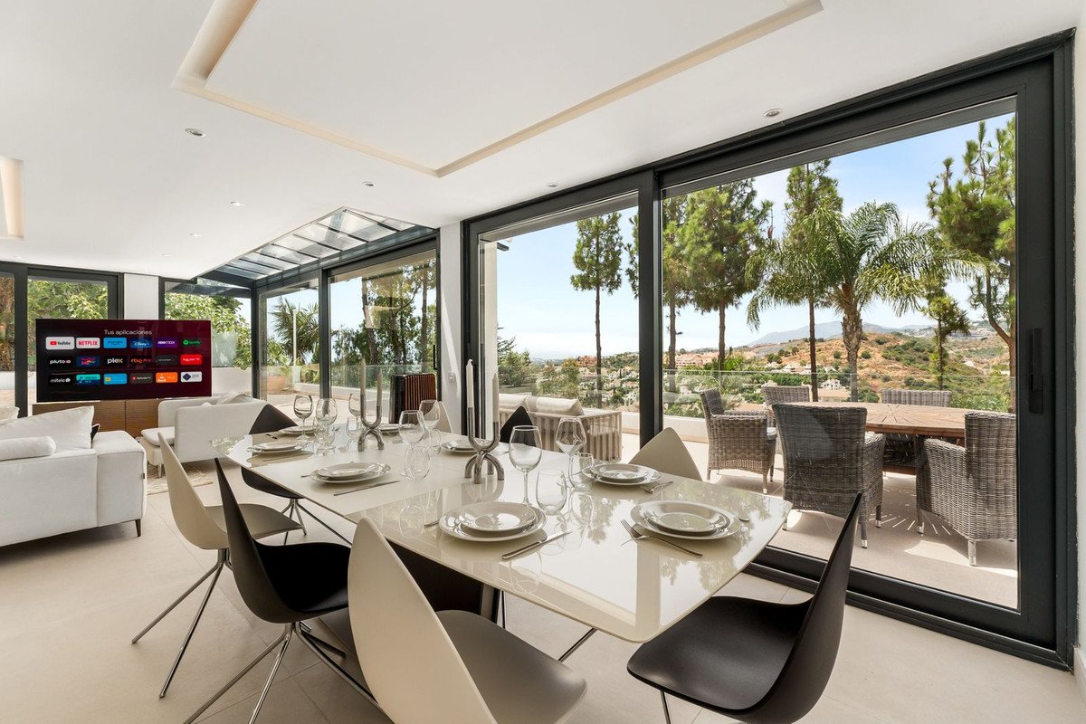 4 Bed Detached Villa in Nueva Andalucía