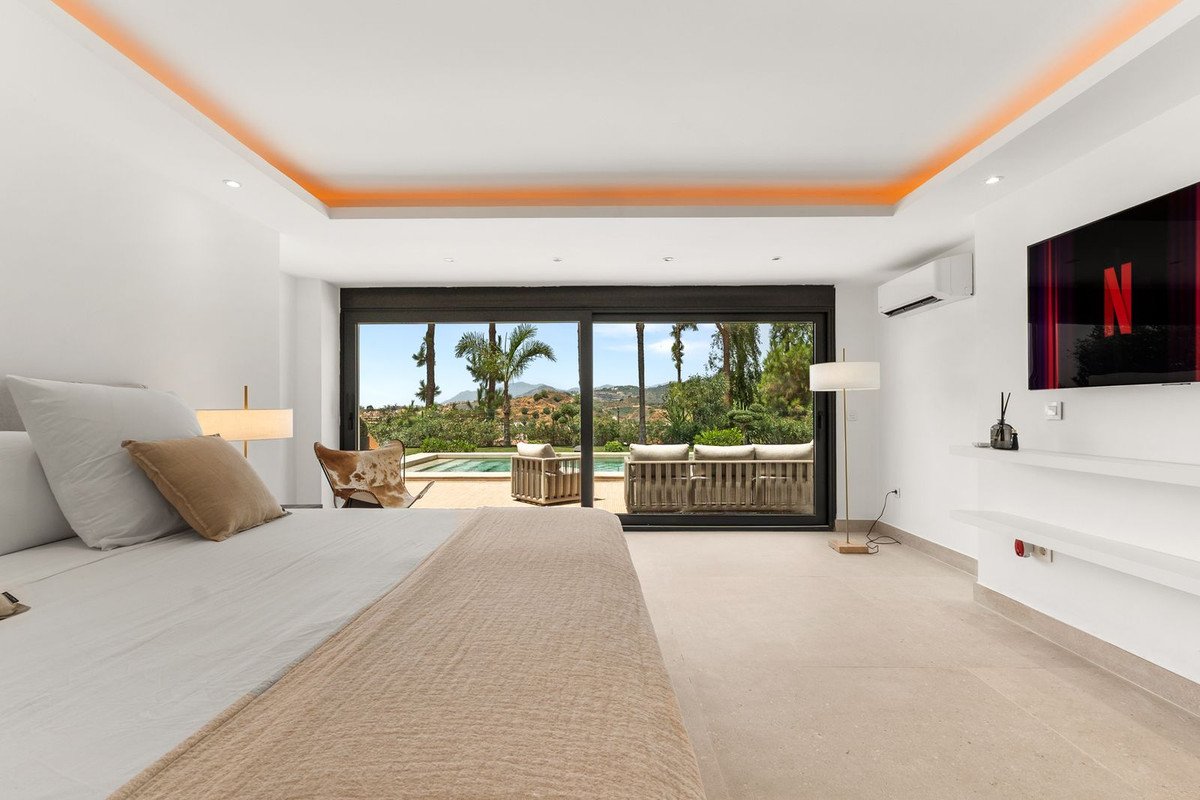4 Bed Detached Villa in Nueva Andalucía