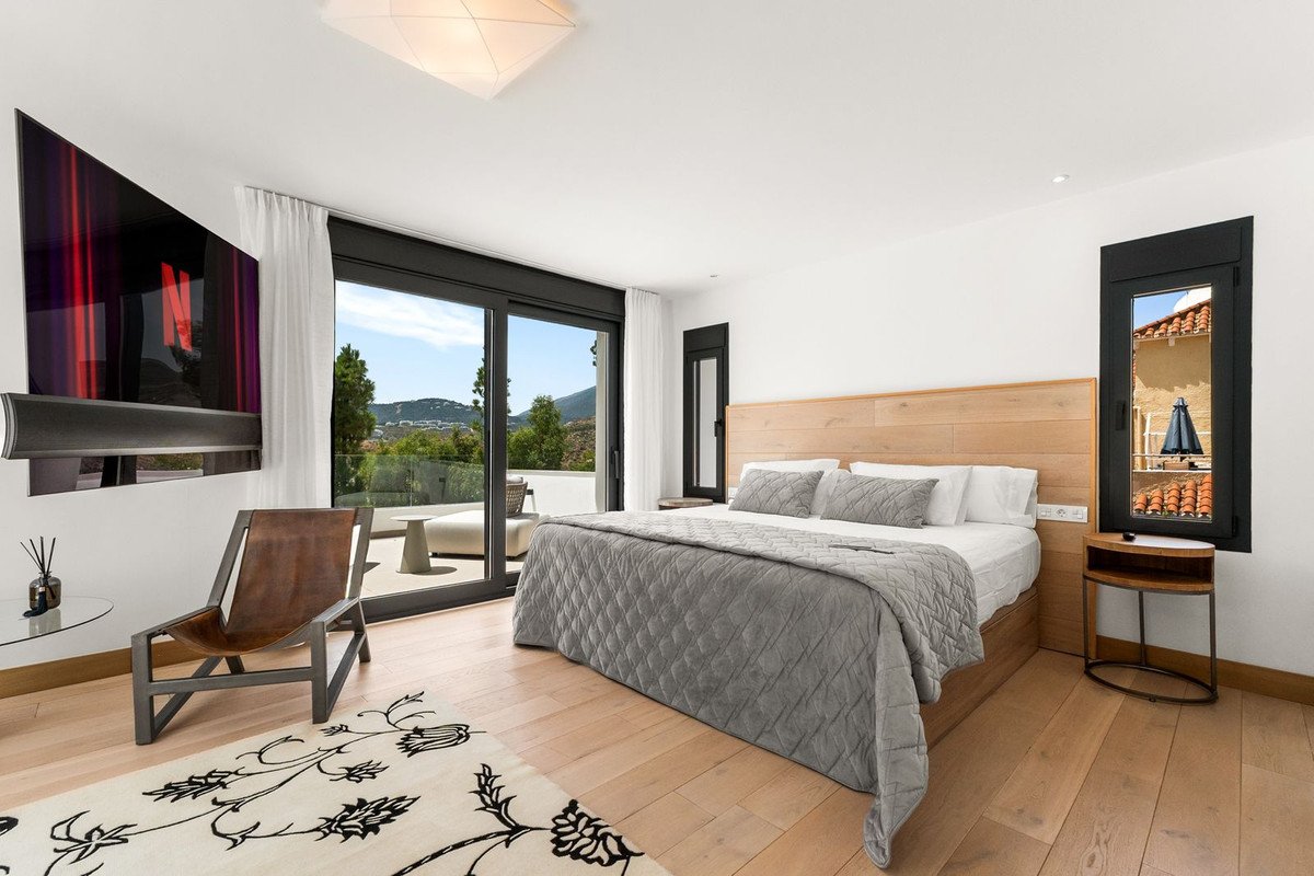 4 Bed Detached Villa in Nueva Andalucía